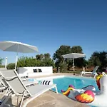 Trullo Lis Con Piscina Privata ヴィラ