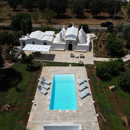 别墅 Trullo Lis Con Piscina Privata 圣米凯莱萨伦蒂诺