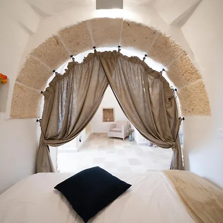 别墅 Trullo Lis Con Piscina Privata 圣米凯莱萨伦蒂诺