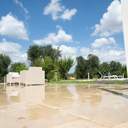 别墅 Trullo Lis Con Piscina Privata 圣米凯莱萨伦蒂诺