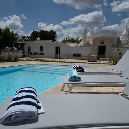 Trullo Lis Con Piscina Privata 别墅
