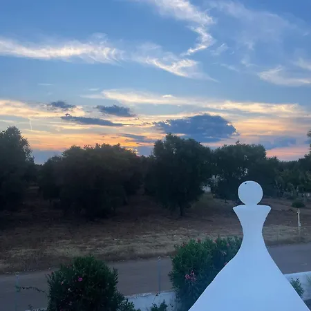 Trullo Lis Con Piscina Privata 圣米凯莱萨伦蒂诺