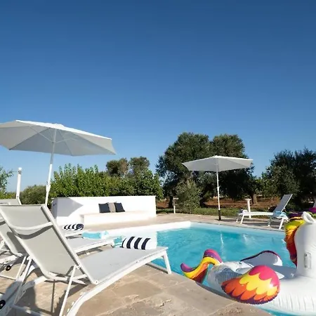 Trullo Lis Con Piscina Privata 别墅